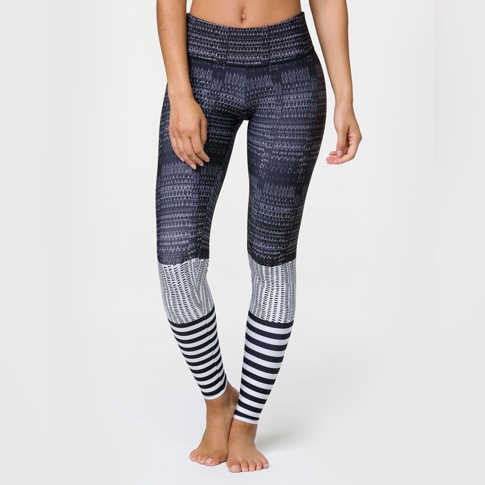 Onzie Flow Black & White Striped Graphic Leggings